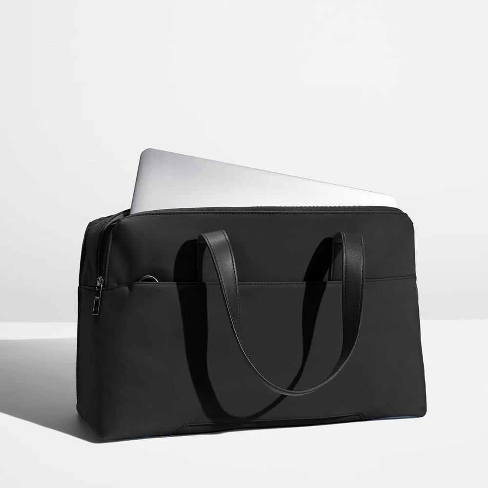 AWAY Travel The Everywhere Bag in Jet Black - Picture 5 of 7